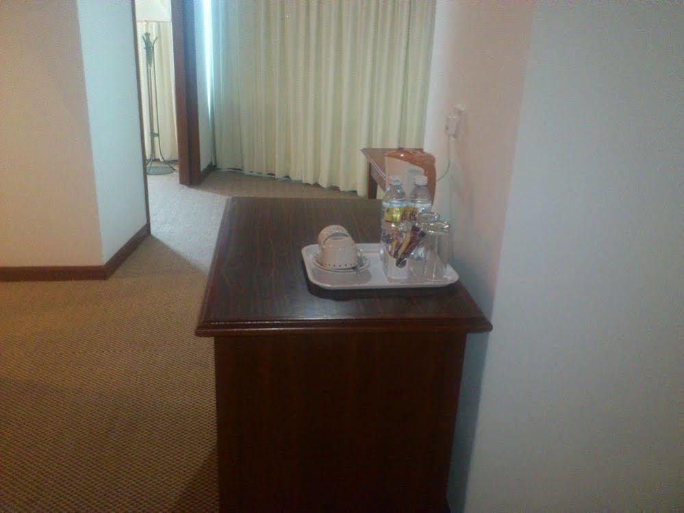 Gocos Hotel Klang Exterior photo